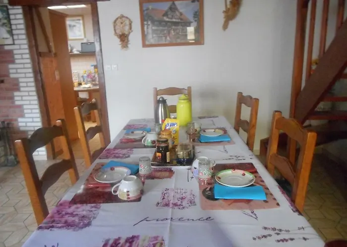 La Maison Fleurie Couette-café